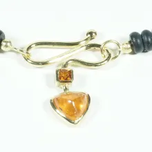 Onyxkette mit Wechselschließe in 750/- Gold mit 2 Mandaringranaten