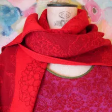 Pulli mit Schultertuch