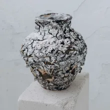 Keramikvase aus Wildmaterialien