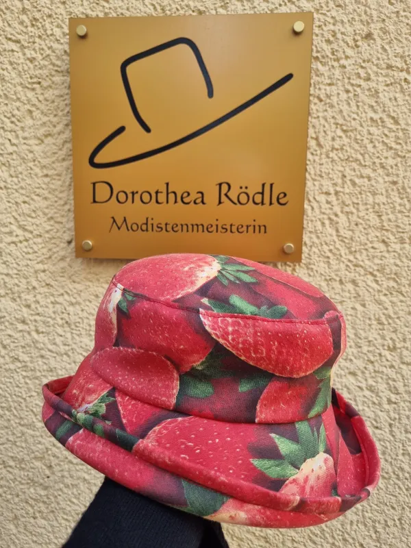 Dorothea Rödle Erdbeerhut, Stoff 