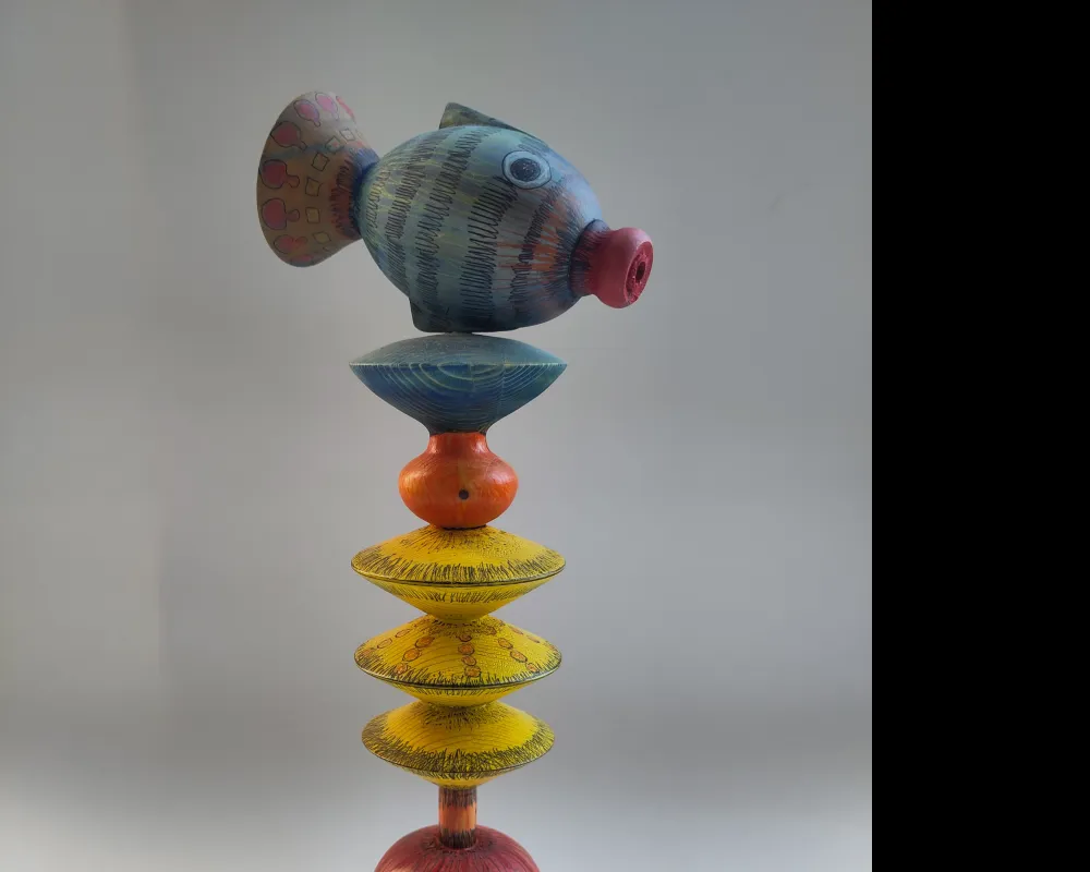 Skulptur / Frau mit Fisch