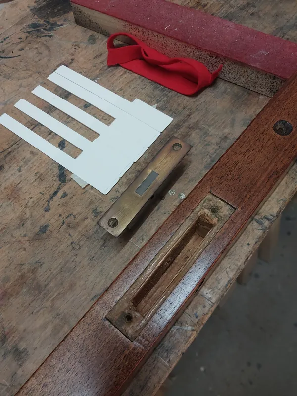 Klaviermaterial und Gehäuseteile