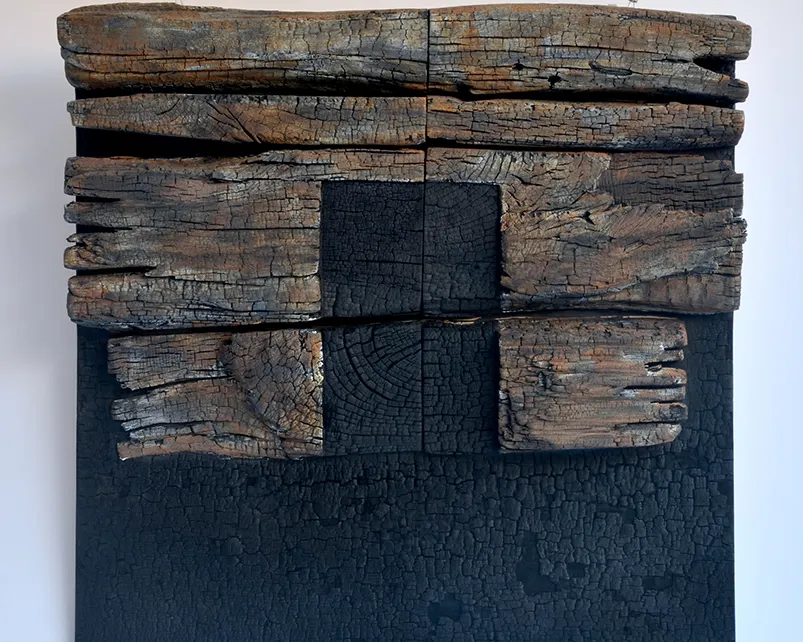 Eiche auf Holzplatte montiert, geköhlt und z.T. mit Acryl gefasst, 80x80cm, 20kg