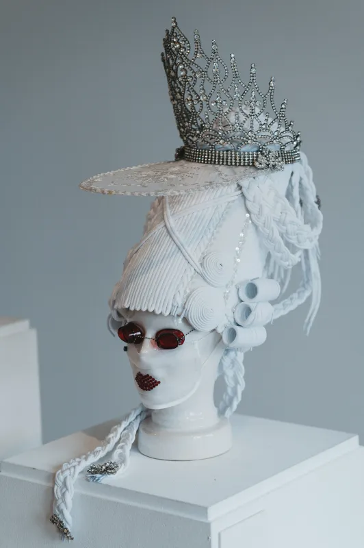 WAID - Perücke aus Schnürsenkeln