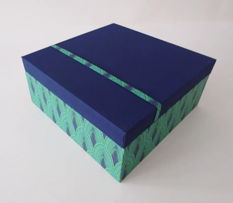 Anke Hanusch grün - blaue Schachtel