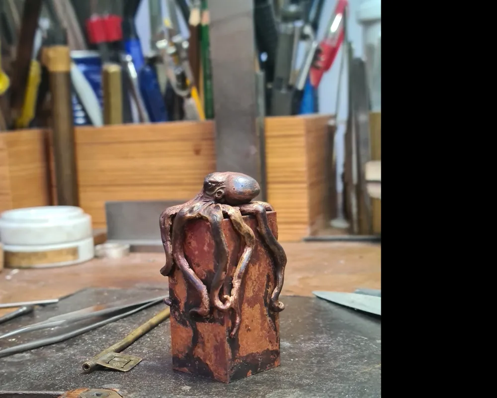 Krake - Kleinskulptur von David Dott