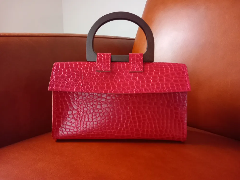 Handtasche mit Holzgriff