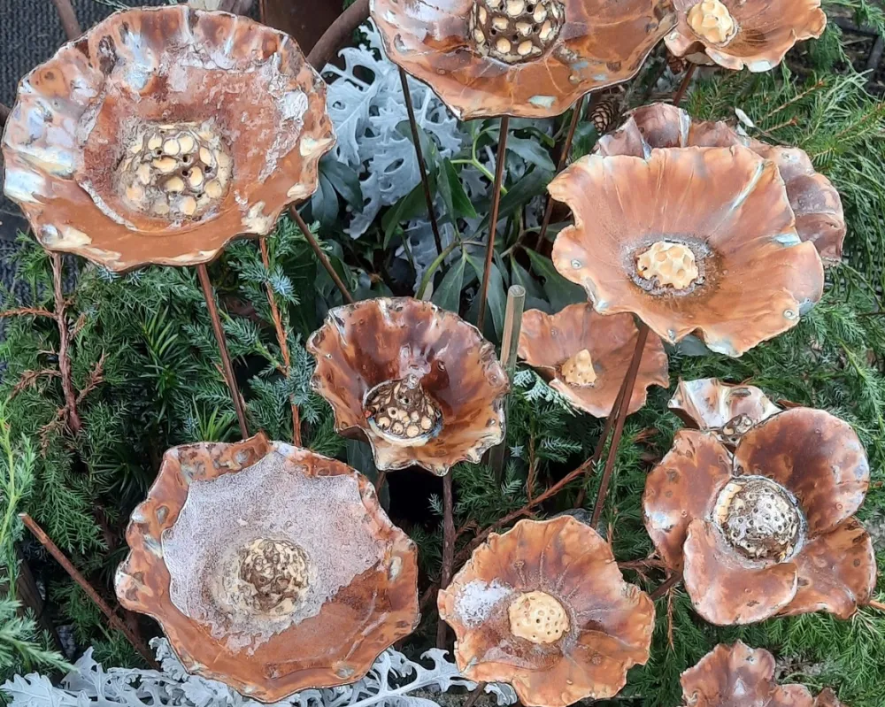 Blumen aus Ton