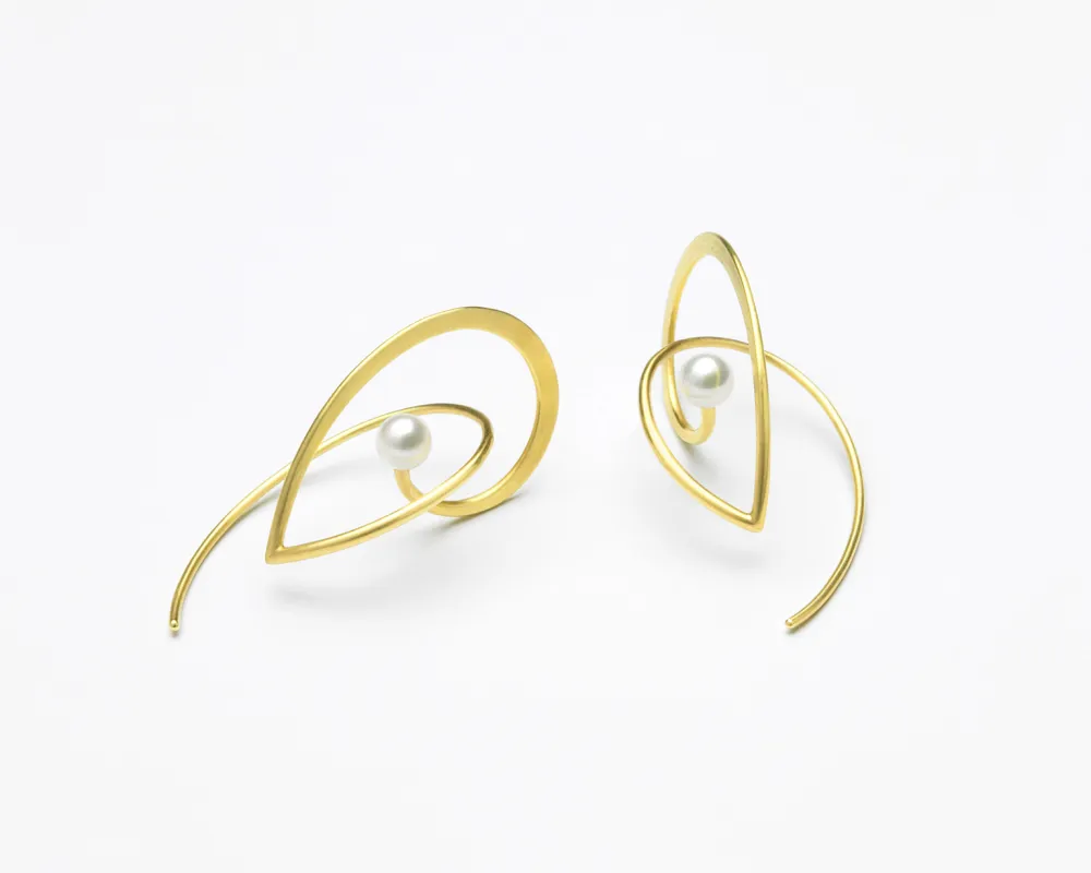 Kathrin Sättele_Ohrschmuck_Gold 750_Perlen