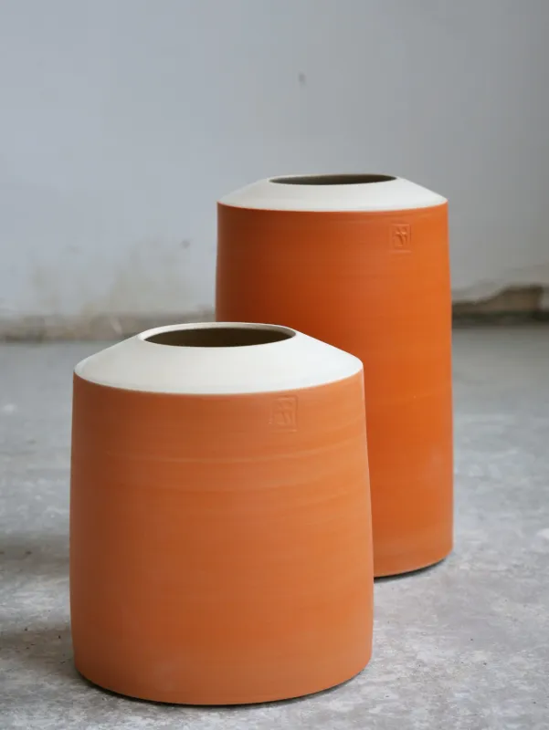 Flaschevase mit Porzellanengobe