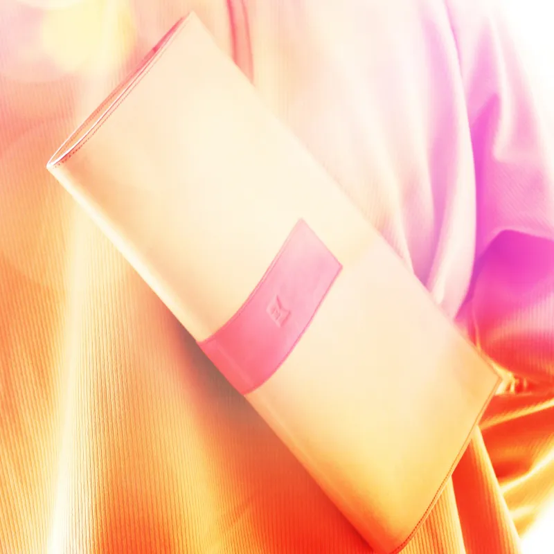 Modell Baguette (Naturleder/Magenta Olivenblattgerbung)