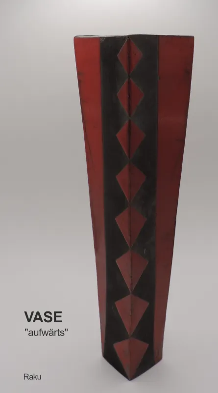 Vase; "aufwärts"; Raku