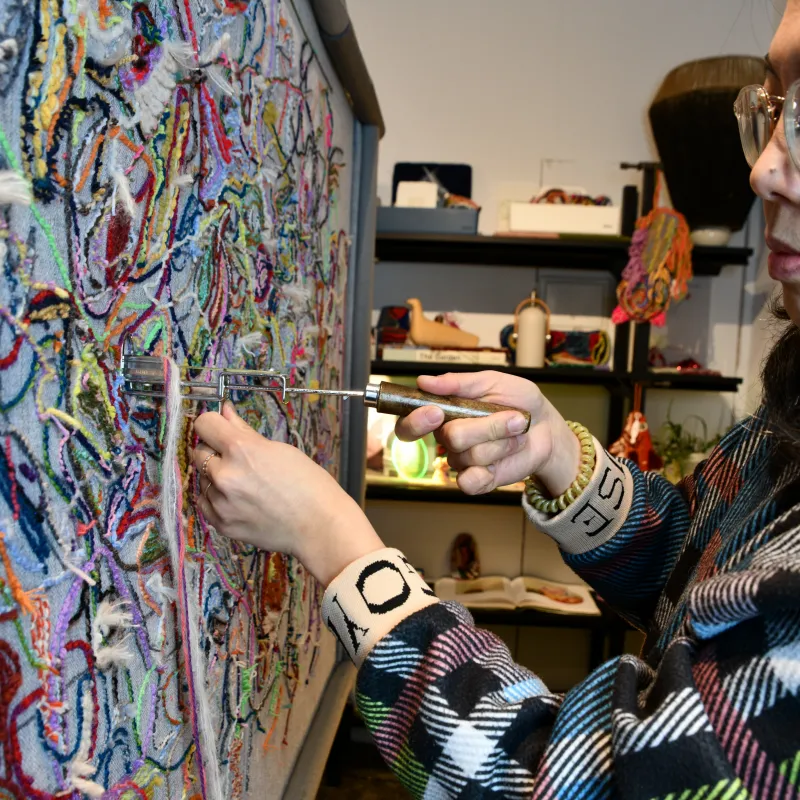 Tuften mit der manuellen Tuftingmaschine