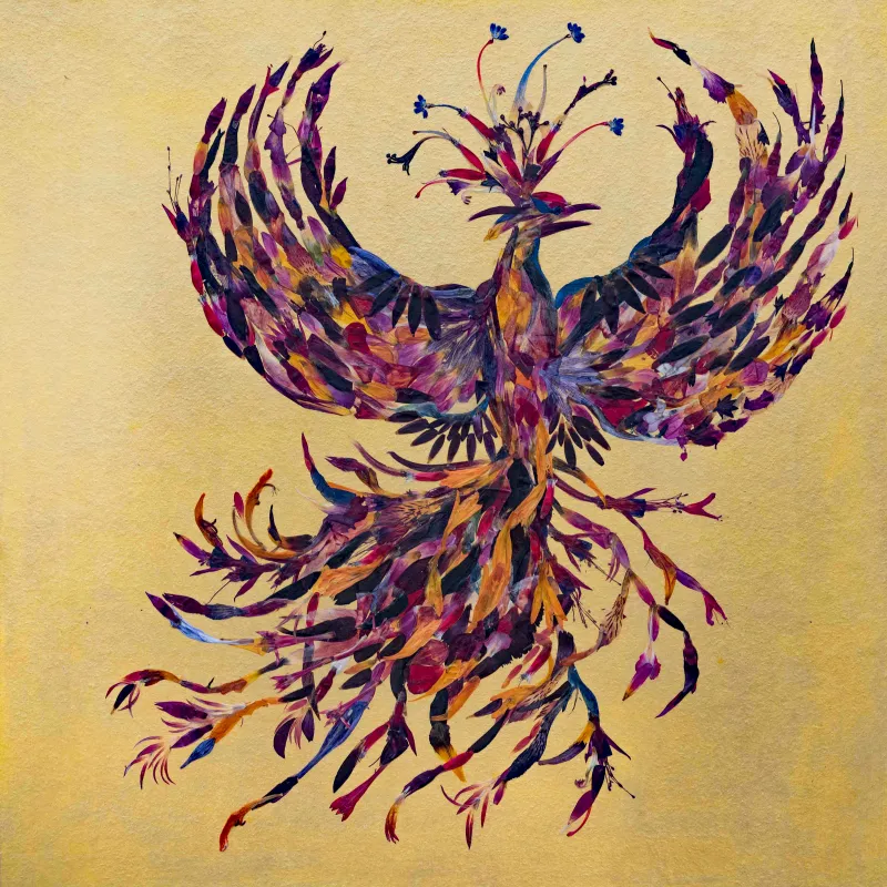 Blütenkunstwerk "Phönix" gefertigt aus hunderten Blüten