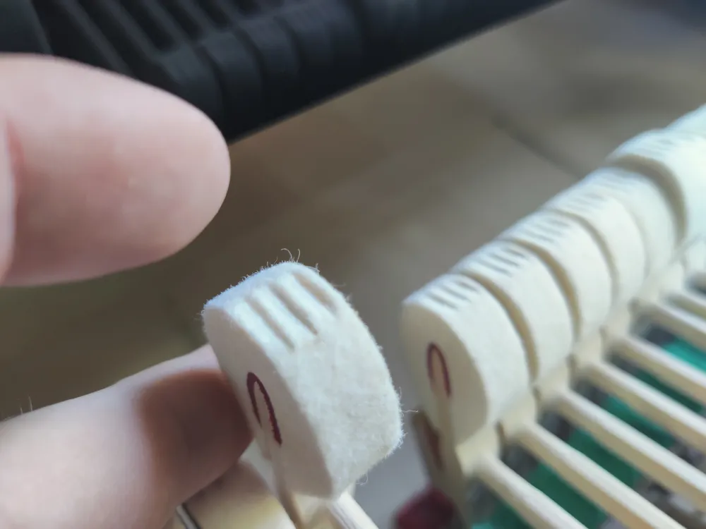 Flügelhammerkopf mit tiefen Rillen