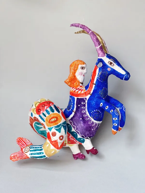Kira Kotliar. Ein Objekt aus Draht, Papier und Baumwolle.