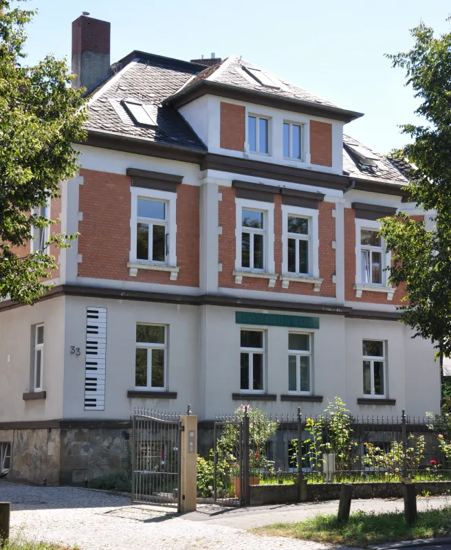 Klavierhaus Weber, Karcherallee 33