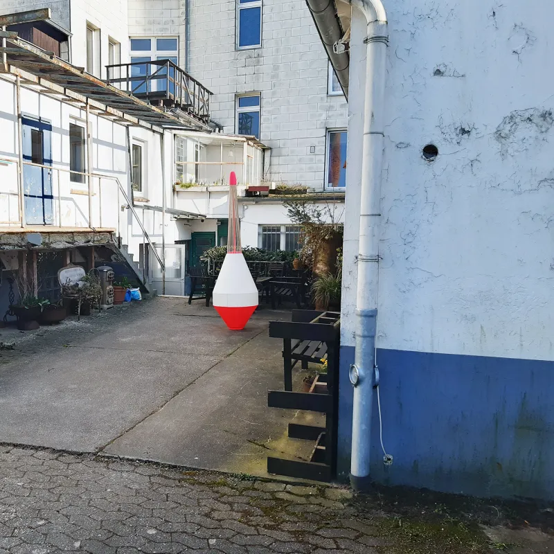 tat:ort MÖBEL innenhofboje