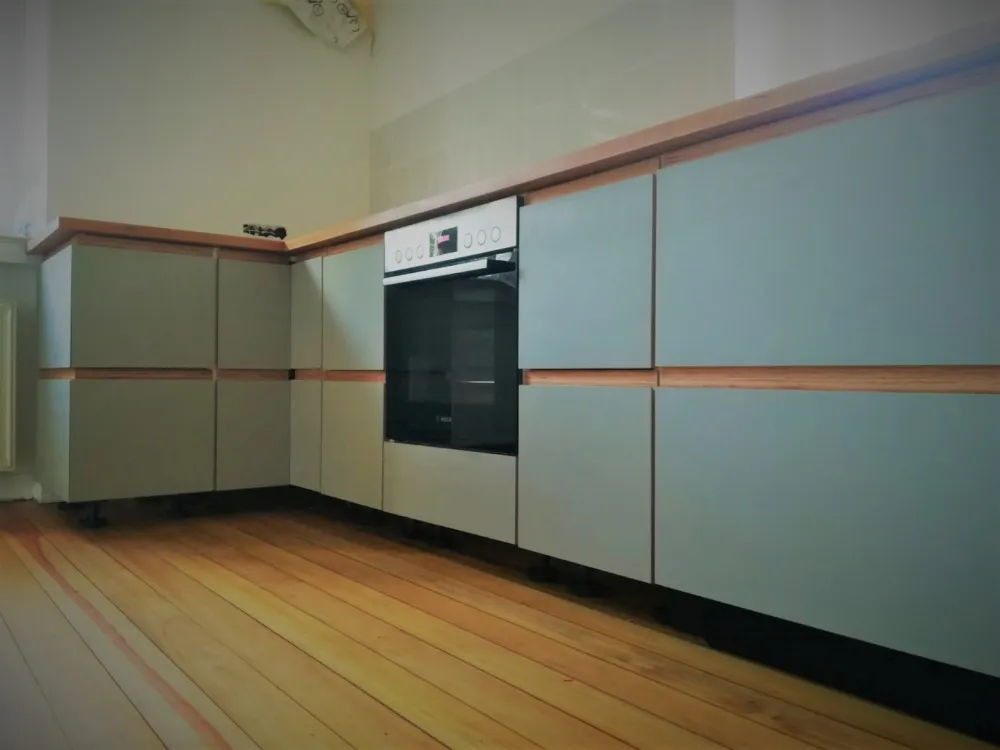 Küche mit Linoleumfront, salbei