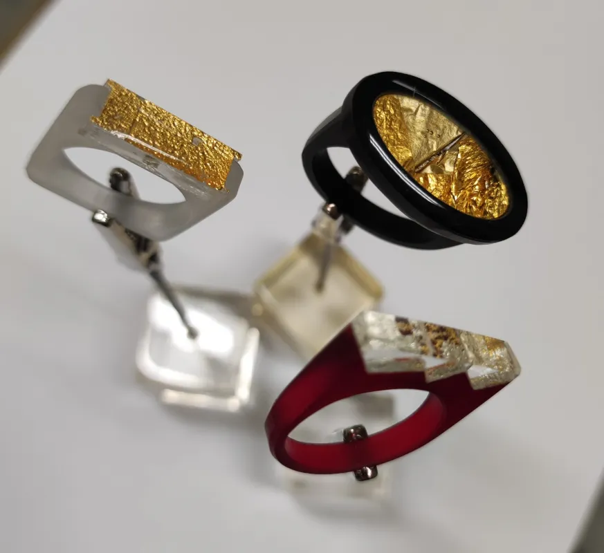 Exklusiver Schmuck aus Blattgold und Acryl - Designerin Barbara Feldmann (Schwabach)