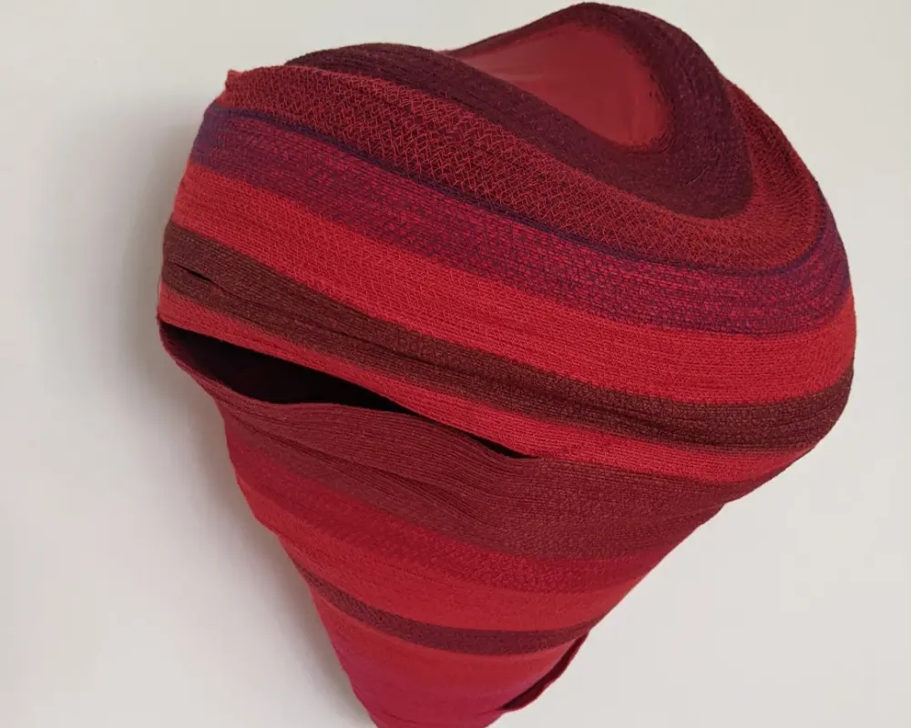 Deep red Wandobjekt Papierschnur