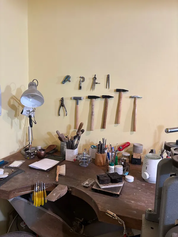 Blick auf den Werktisch