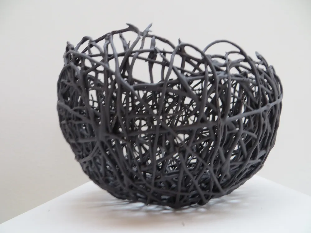 Gefäßobjekt,  Schnurporzellan, schwarz