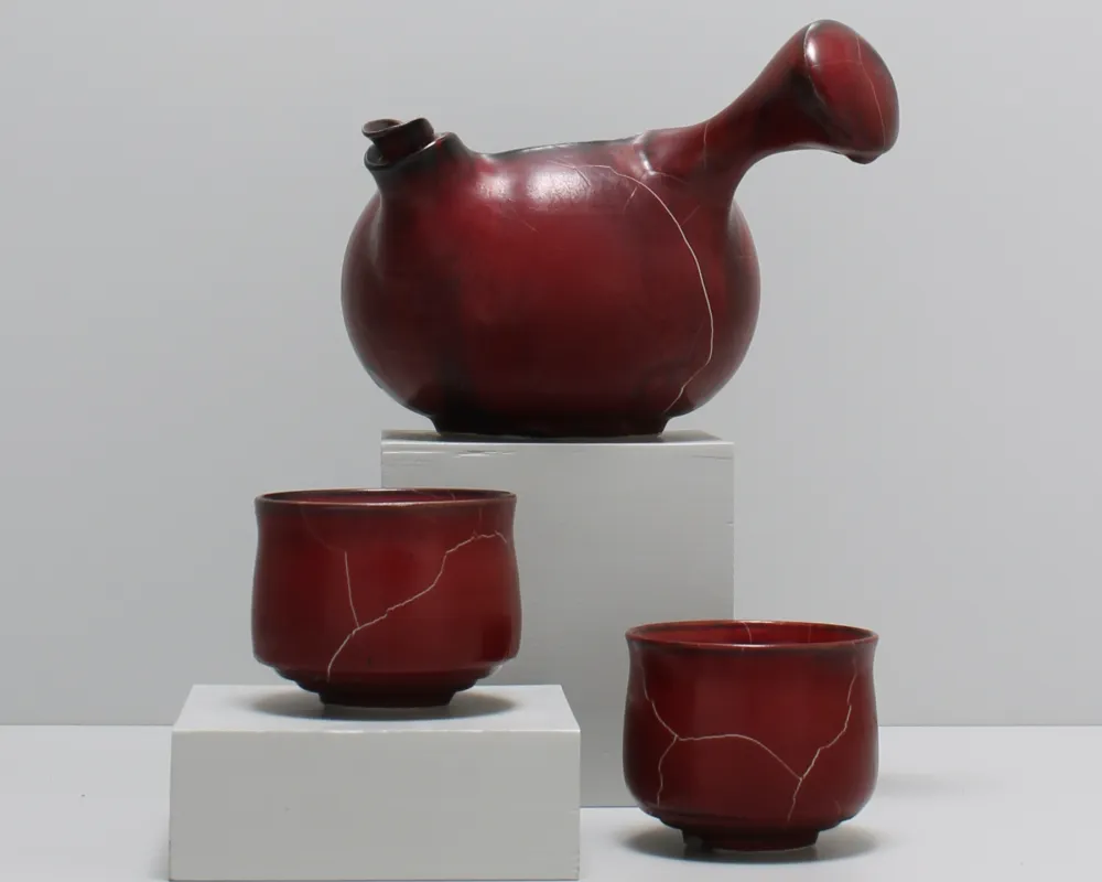 Gefäße und Teegeschirr von Jörg Mücket, Oberfläche: Hautreduktionsglasur