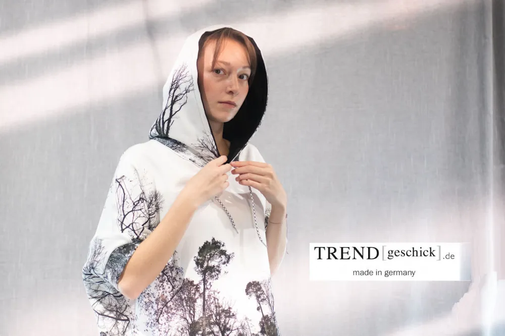 Frau mit Hoodie von Trendgeschick
