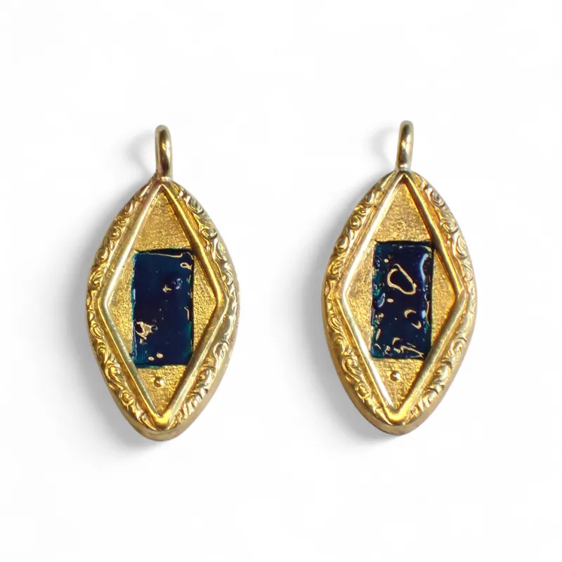 Ohrschmuck mit Kaltemaille