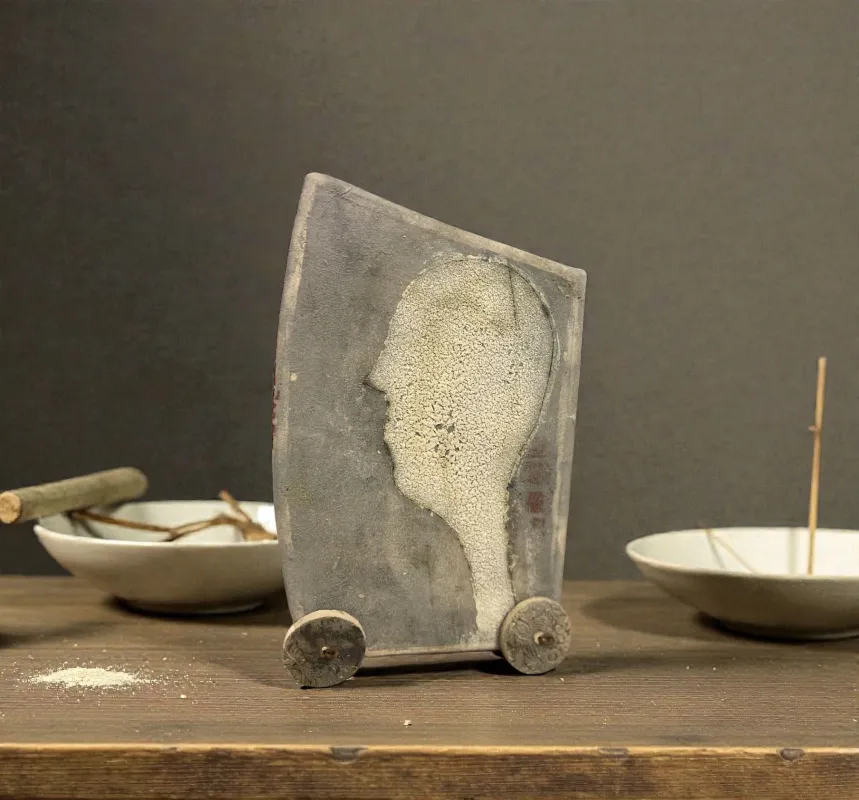 Skulptur Steinzeug, Engobe