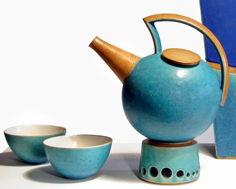 Kanne türkis mit Schalen