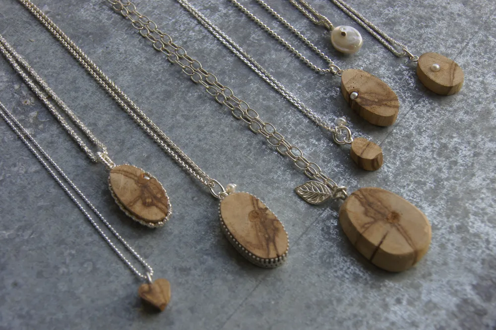 Rebenholzanhänger kombiniert mit Perlen und Silber 925/-