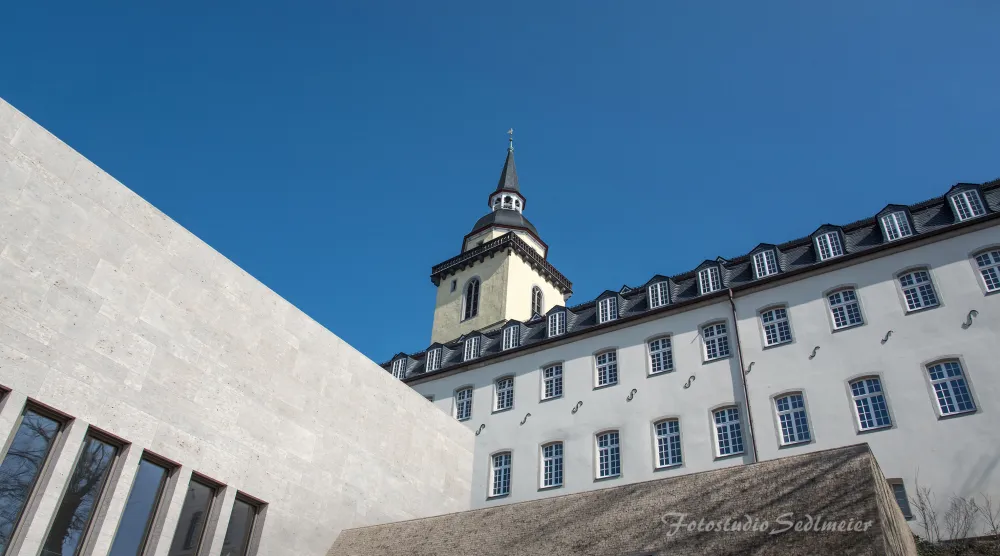 Siegburger Abtei mit KSI-Gebäude