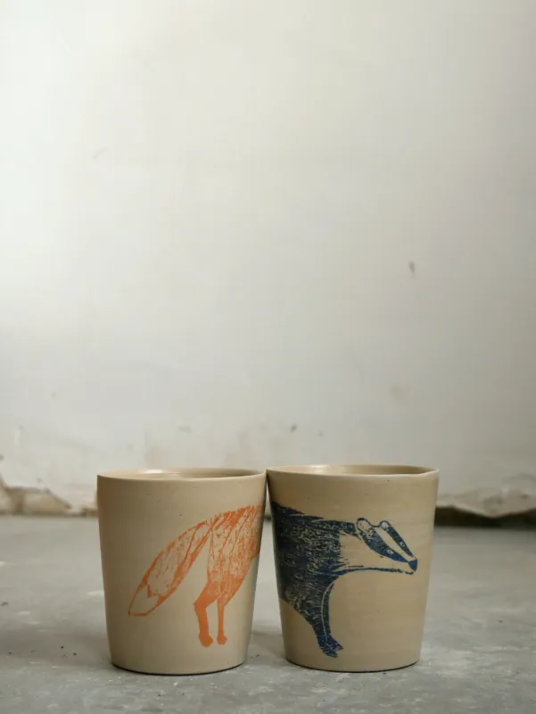 Becher mit Siebdruck