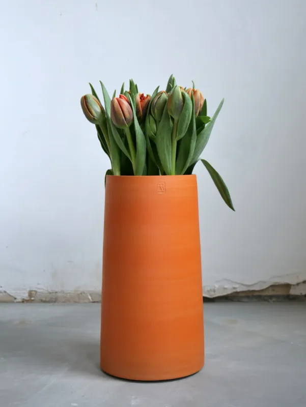 Zylindervase mit Porzellanengobe