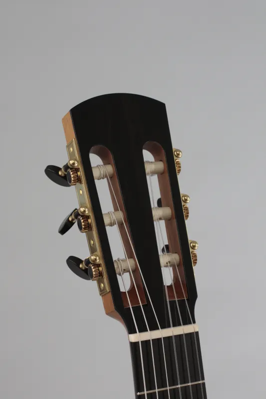 Klassische Gitarre von Leon Runde Kopfplatte