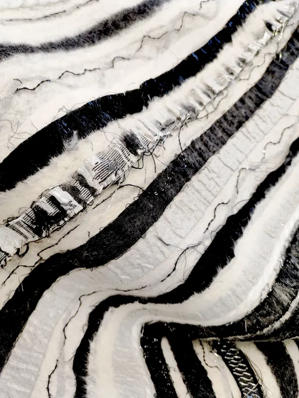 Maßgefertigter, handgefilzter Stoff für Modedesigner Danny Reinke