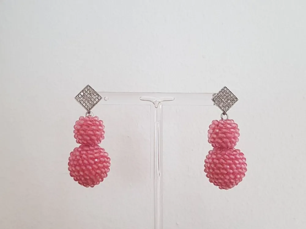 Diamant Ohrringe mit Doppelkugeln aus pink Spinell hangearbeitet