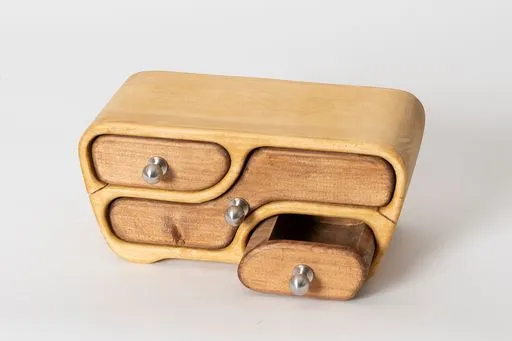 Holzkästchen mit 4 Schubladen