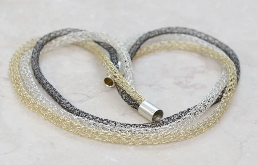 Foto: Ina Lambach In diesem Collier steckt ein Strang aus 585er Gold.