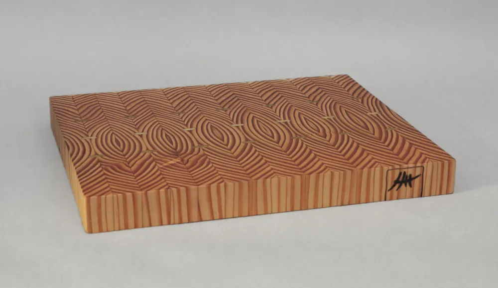 Hirnholzbrett in Lärche mit ornamentalem Muster