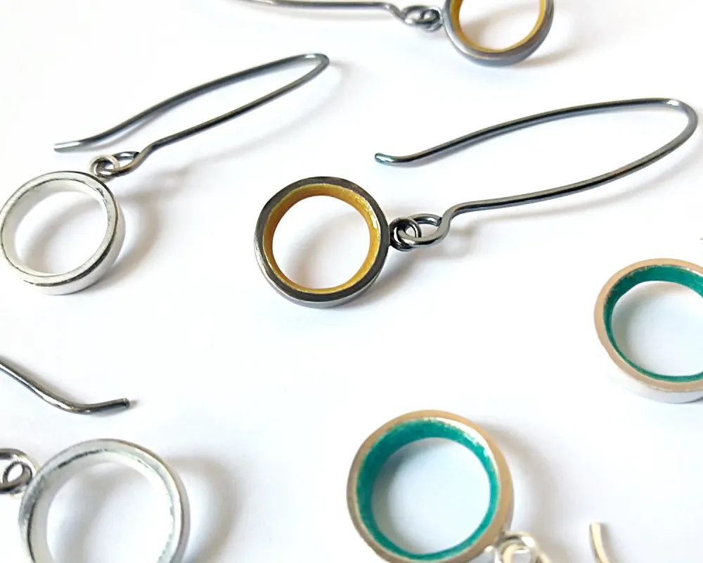 Ohrringe mit Emaille