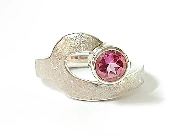 Ring mit rosa Topaz