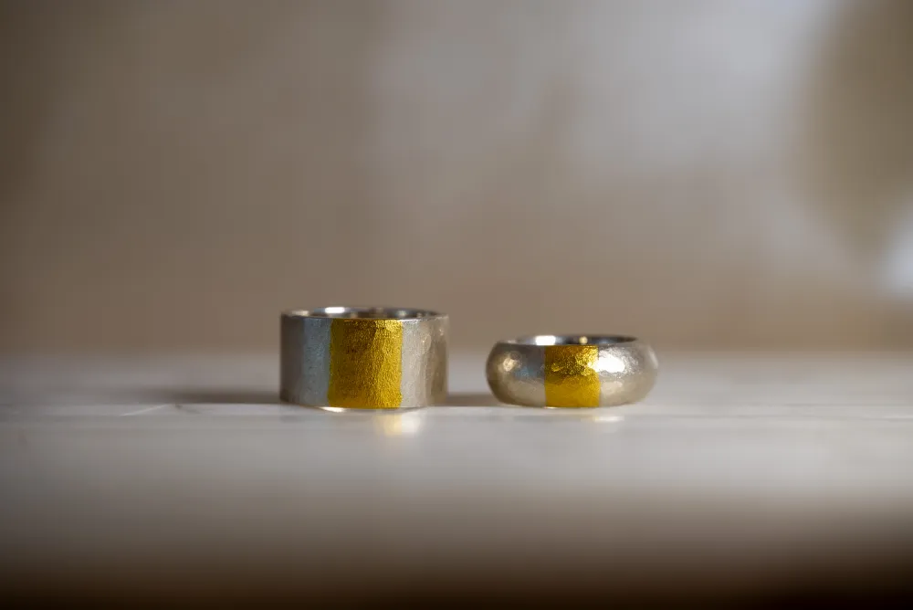 Bandringe in Silber mit Feingold