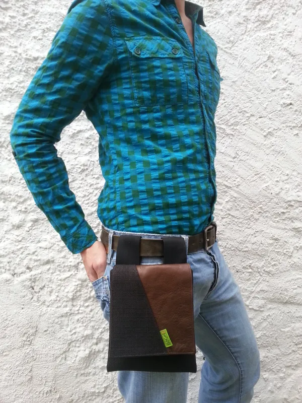Gürteltasche Gürteltasche aus grobgewebten Polsterstoff mit Biolederanteil an der Taschenklappe, Ton in Ton, braun