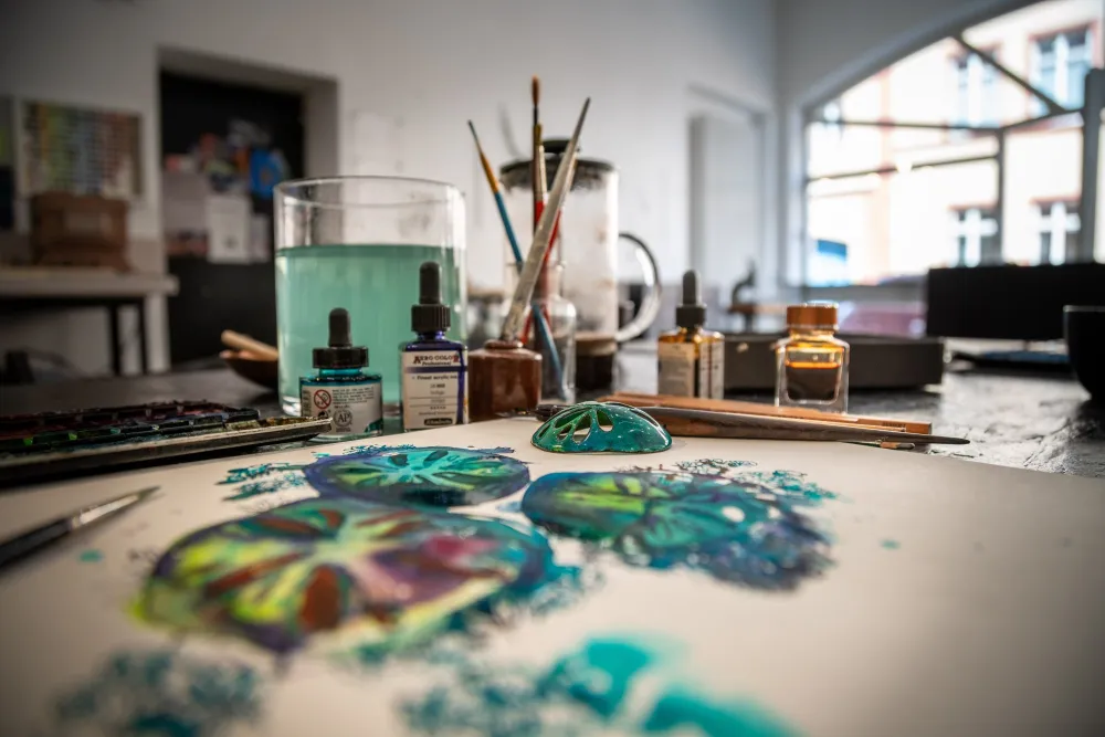 Atelier_Nonne_11_Fotograf_Chris_Czuma Atelier Nonne 11: Schauwerkstatt mit Sonderthemen Sandguss, Email, mythologischen Sonderlegierungen, Alchemie und historischen Edelsteinen
