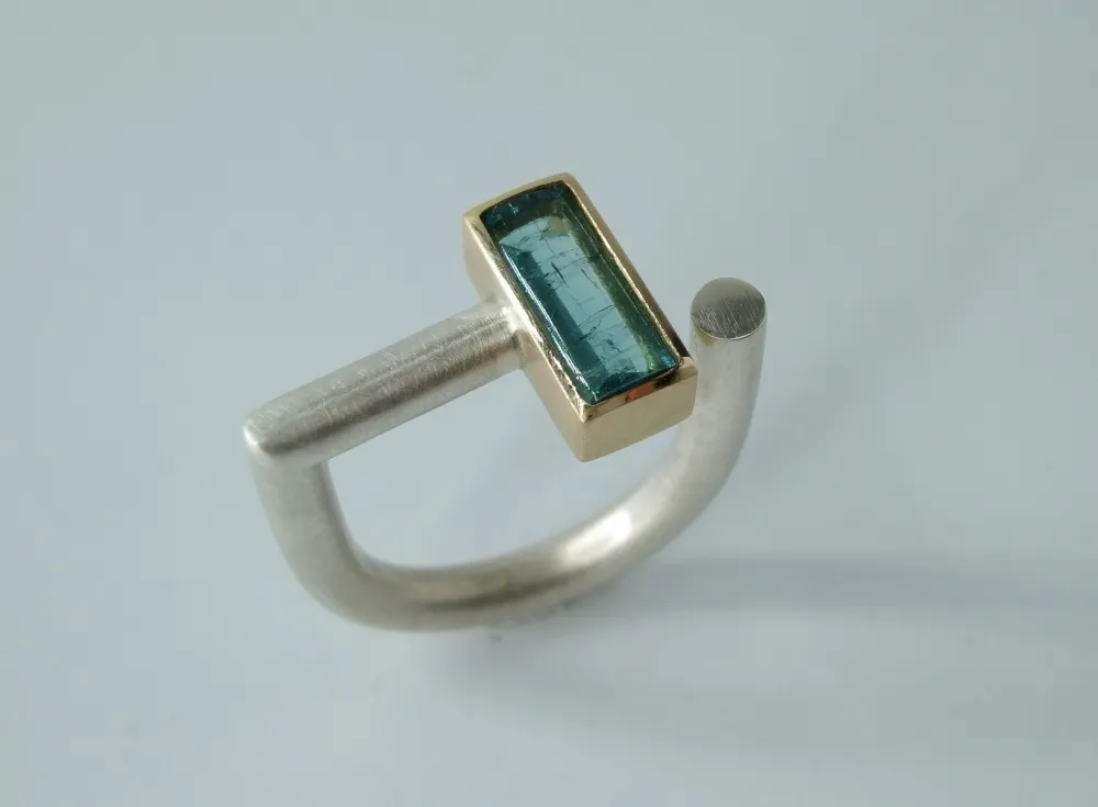 Ring 750/-AU, 935/-AG, Turmalinbaguette