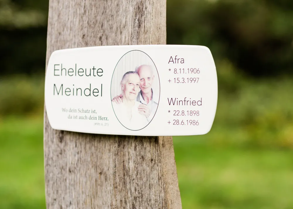 Grabstele Holzstele Grabstein aus Holz