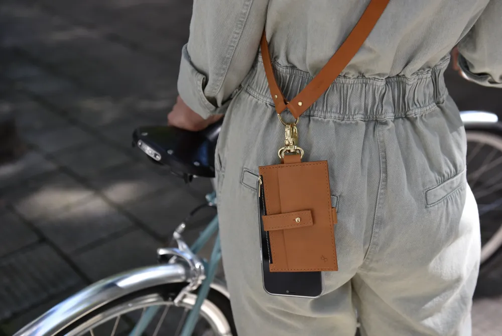 Handykette aus Leder mit Portemonnaie 